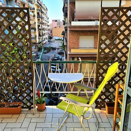 Homestay Semi-central Eratostene - Metro Straight To Colosseum! *