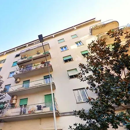 Semi-central Eratostene - Metro Straight To Colosseum! *