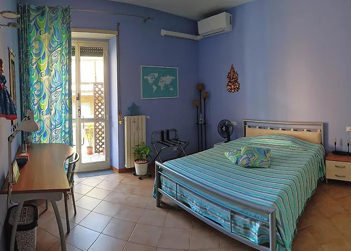 Semi-central Eratostene - Metro Straight To Colosseum! Homestay